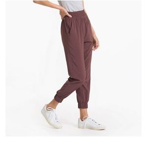 Vuori Villa Jogger in chestnut